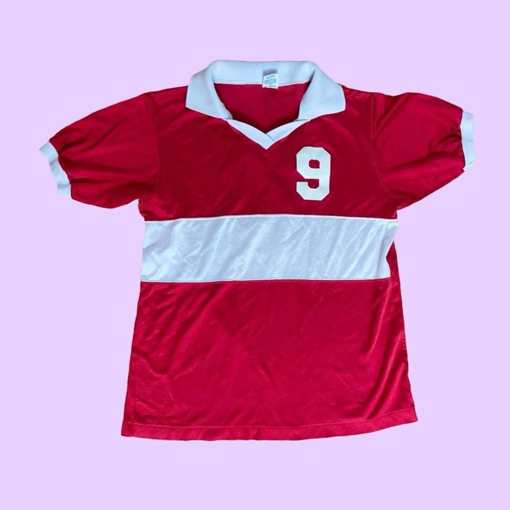 Vintage 1970s red and white #9 football shirt 🔥
